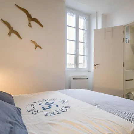 Au Centre Du Croisic Avec Vue Sur Le Port - Fr-1-306-1332 アパート ル・クロワジック